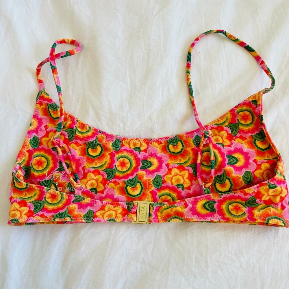 VDM the Label Sienna Mod Floral Bikini Top Size: Small - Picture 11 of 16